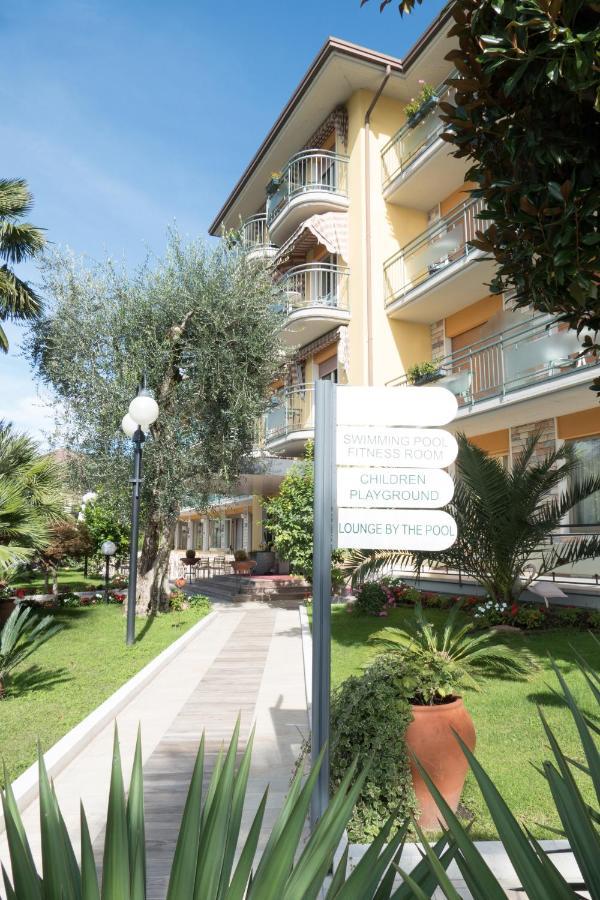 Hotel Drago - Garda Lake Collection เบรนโซเน ซูล การ์ดา ภายนอก รูปภาพ