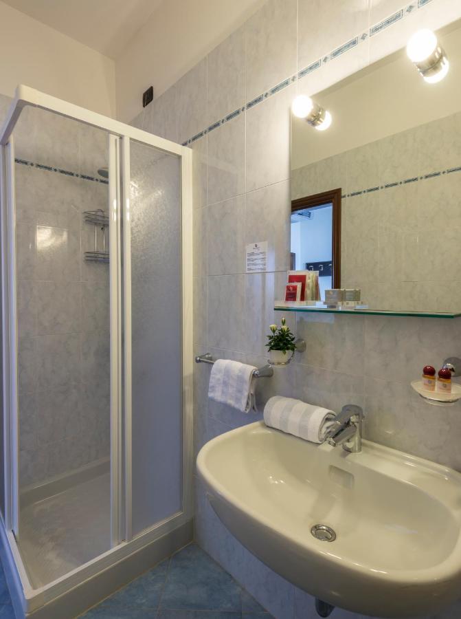 Hotel Drago - Garda Lake Collection เบรนโซเน ซูล การ์ดา ภายนอก รูปภาพ